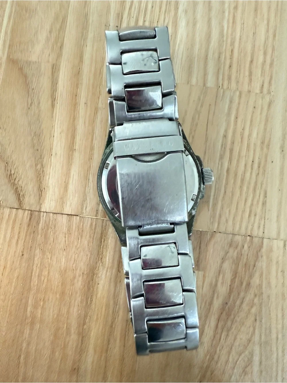 Guess waterpro men’s black dial silver tone watch NEW BATTERY